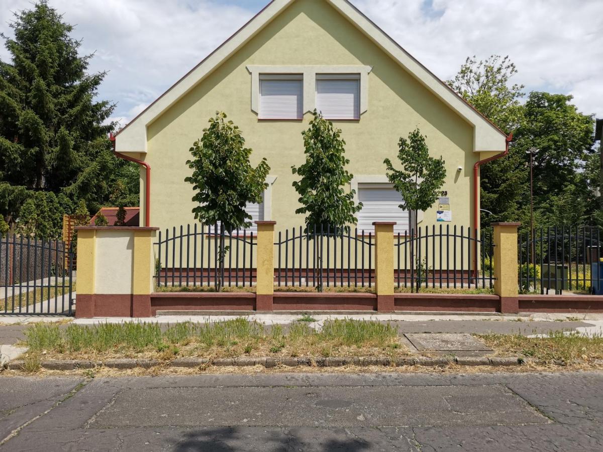 Poroszlay Apartman Debrecen Exterior foto